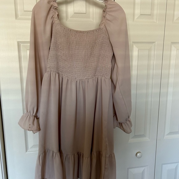 Elegant Blush Midi Dress - Picture 5 of 14